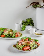 Perritos calientes keto con guacamole