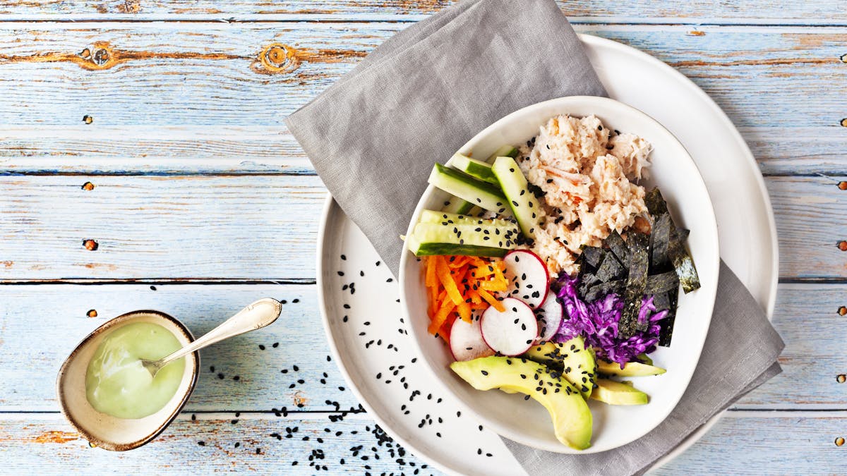 Ensalada de rollito de California low-carb