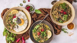 Bol keto de curry rápido