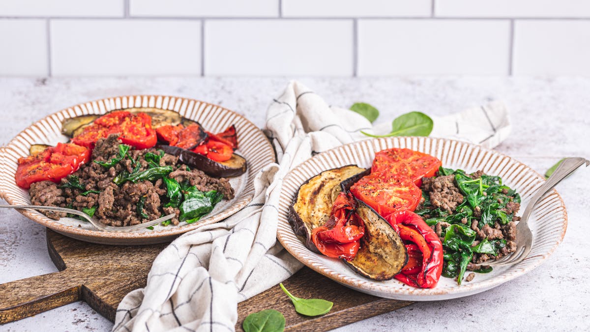 Carne picada con pimientos y berenjena