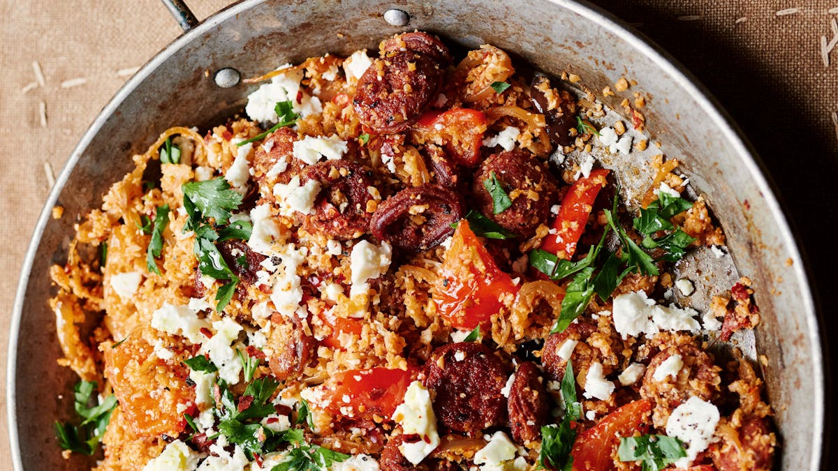 Arroz de coliflor con chorizo y pimiento