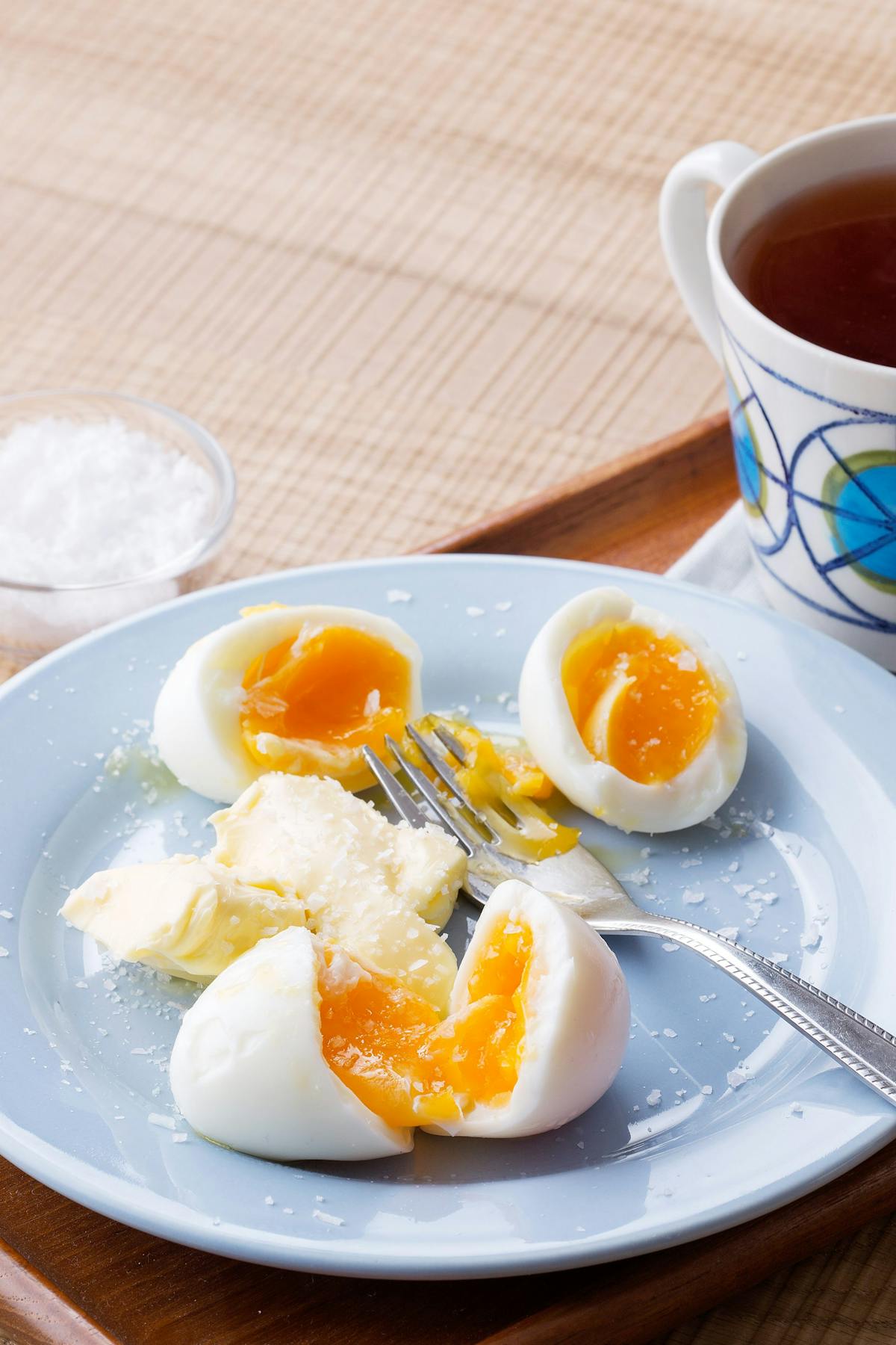 Huevos de desayuno con mantequilla