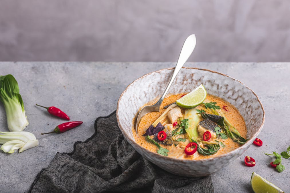 Curry de pescado estilo tailandés con bok choy