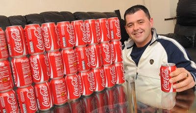 Jason Morgan med en dagsranson Coca Cola
