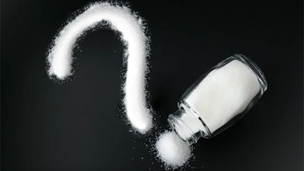 Bör du äta mindre salt – eller mer?
