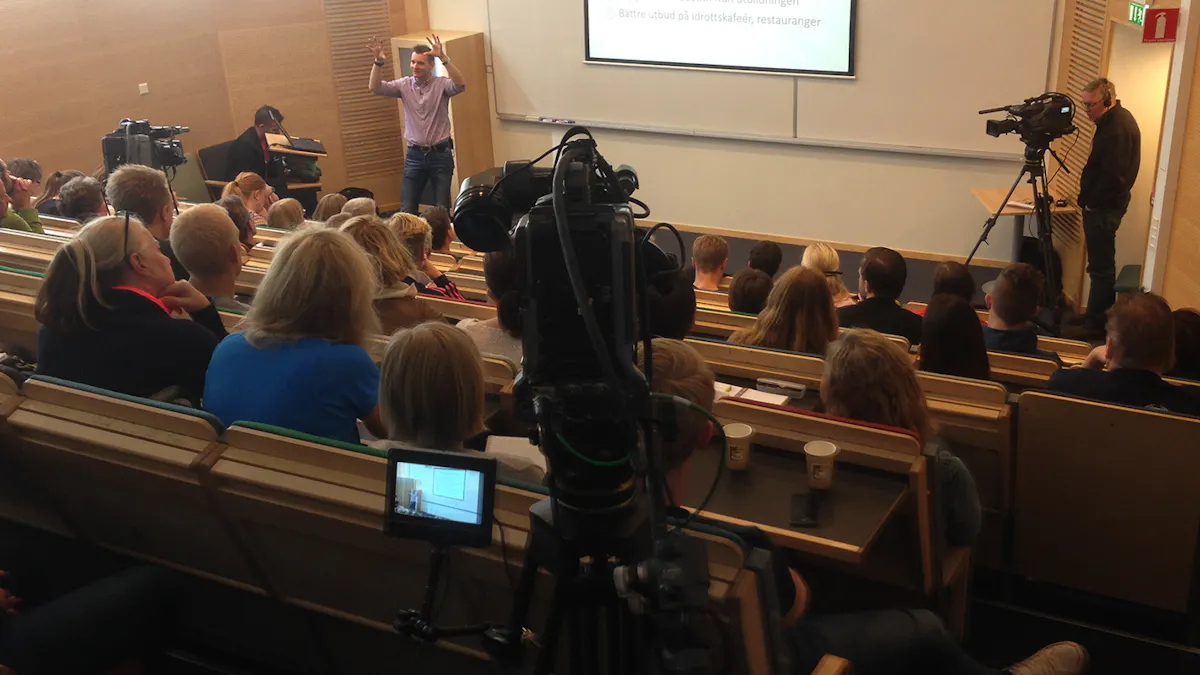 Middag, intervjuer och föreläsningar på Kunskapskanalen