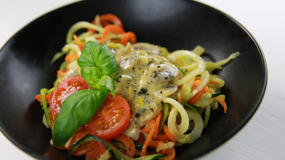 Vegetarisk fredag: Grönsaksspaghetti med champinjon- och ädelostsås