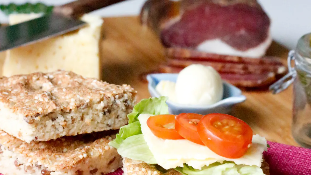 Fannys LCHF-frukost #8 – LessCarbs snabba bröd