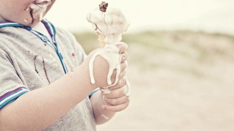 Ny studie: Att skära ner på socker och INTE kalorier förbättrar barns hälsa på bara 10 dagar!