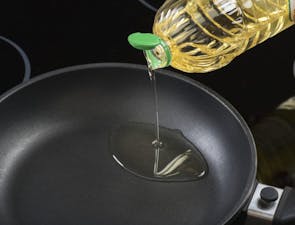 Matlagning med växtoljor frisätter giftiga cancerframkallande kemikalier