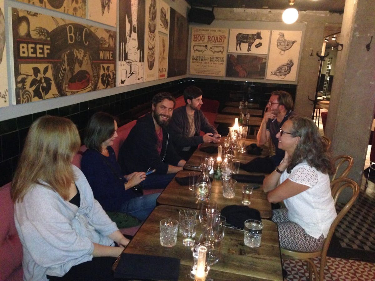 Lunch med teamet i Karlstad. Från vänster, Amanda, Annika, Johan, Simon, Alex, Anne.