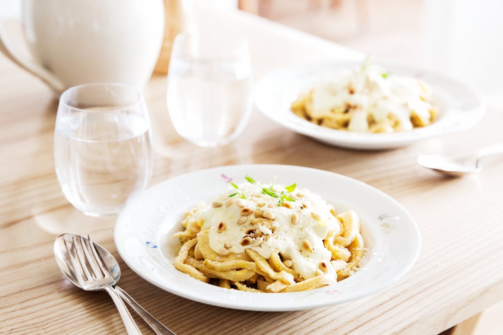 LCHF-pasta med ädelostsås