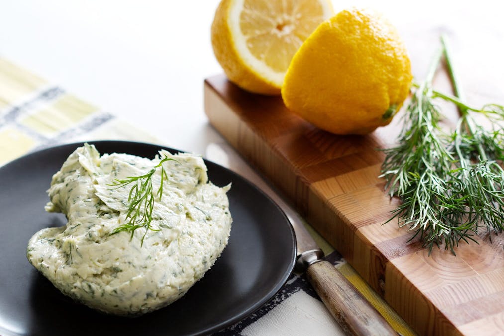 Smörkräm med citron och dill