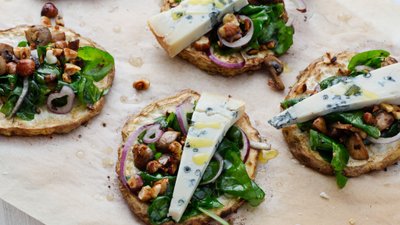 Bakad rotselleri med spenat och gorgonzola