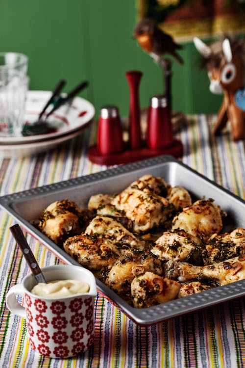 Örtig vitlökskyckling i ugn