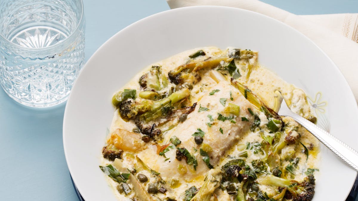 Fiskgratäng med kapris och broccoli