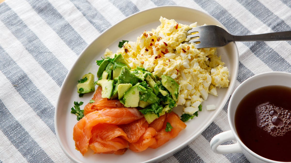 Äggsmör med lax och avokado