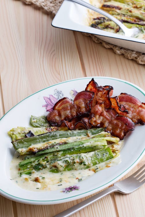 Ostgratinerad purjolök med bacon