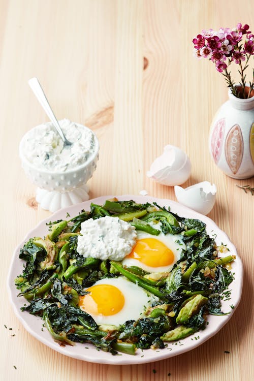 Ägg med kesoröra och stekta grönsaker