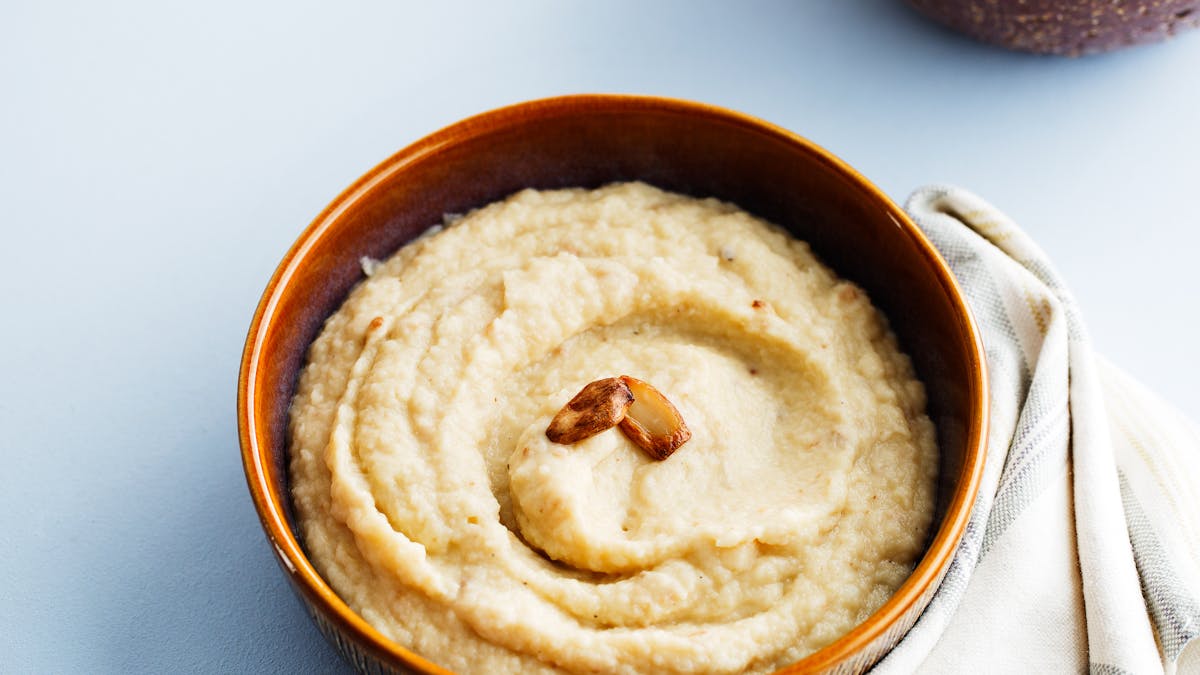 Blomkålspuré med rostad vitlök