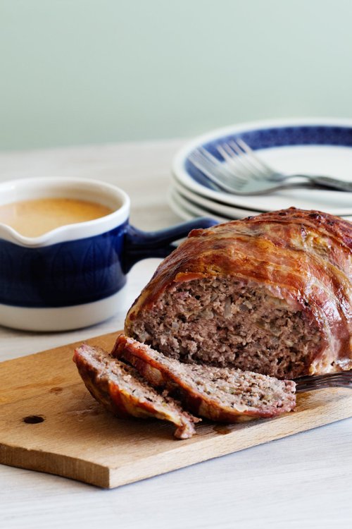 Baconlindad köttfärslimpa