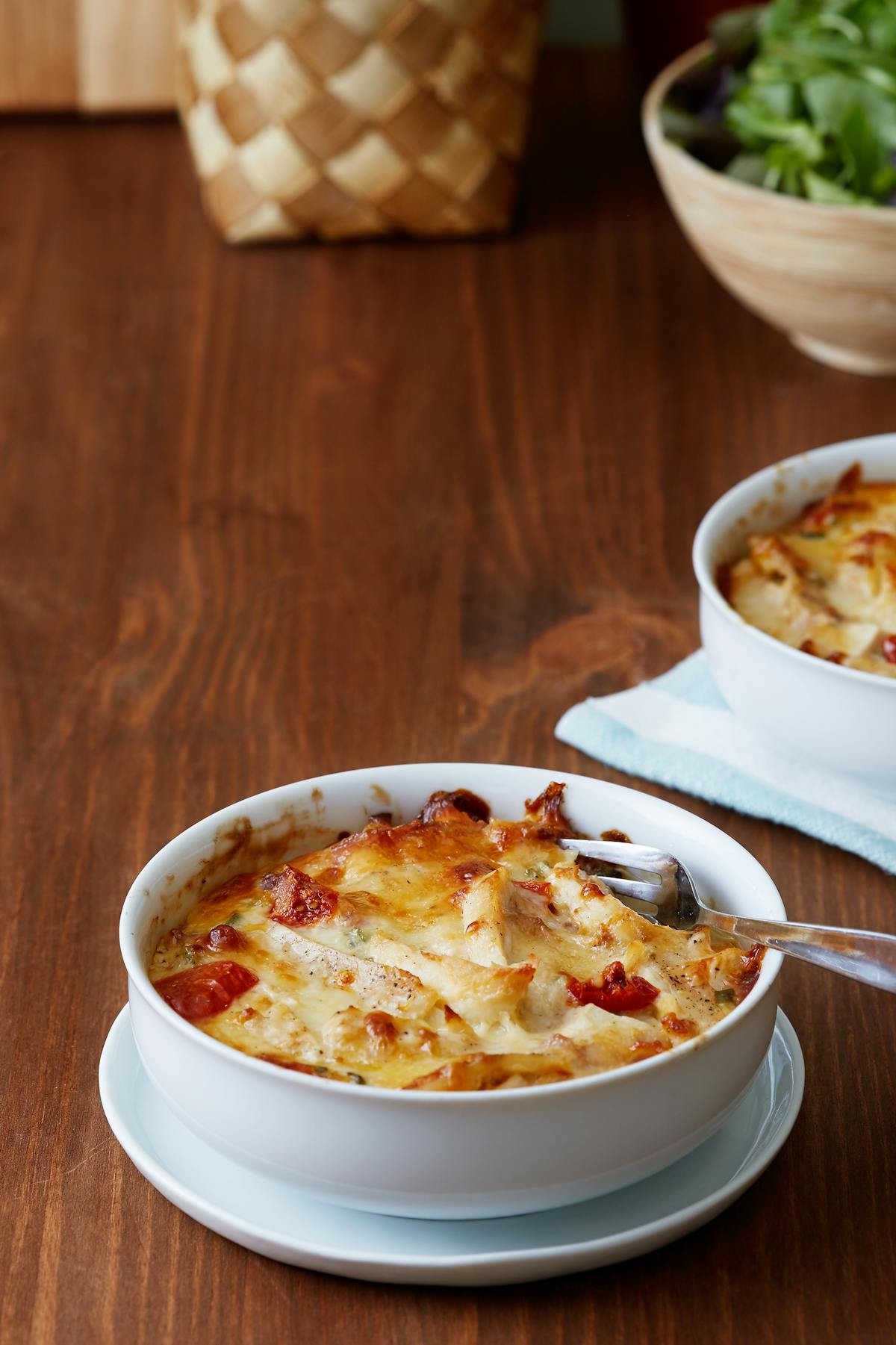 Kycklinggratäng med tomat och bacon