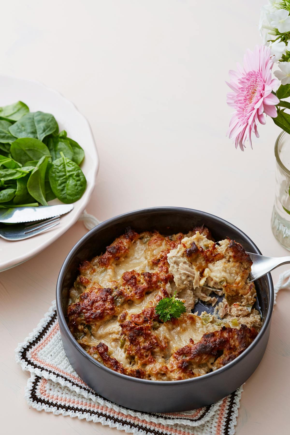 Tonfiskgratäng med selleri och parmesan