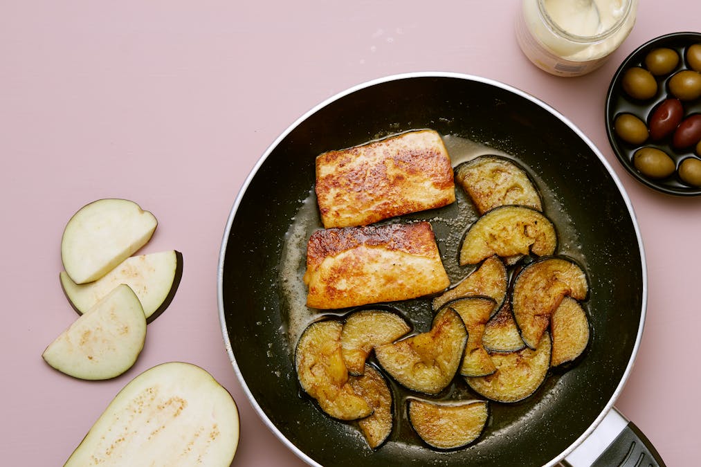 Stekt halloumi med aubergine