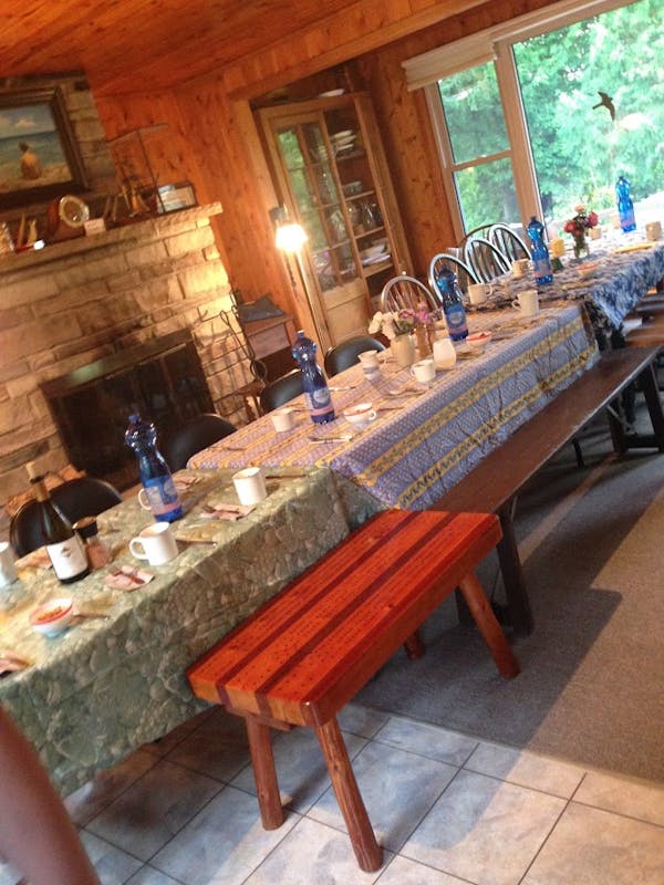cottage-dinner-table