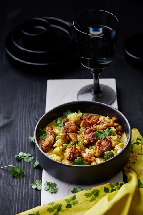 Indisk currygryta med kyckling och blomkål