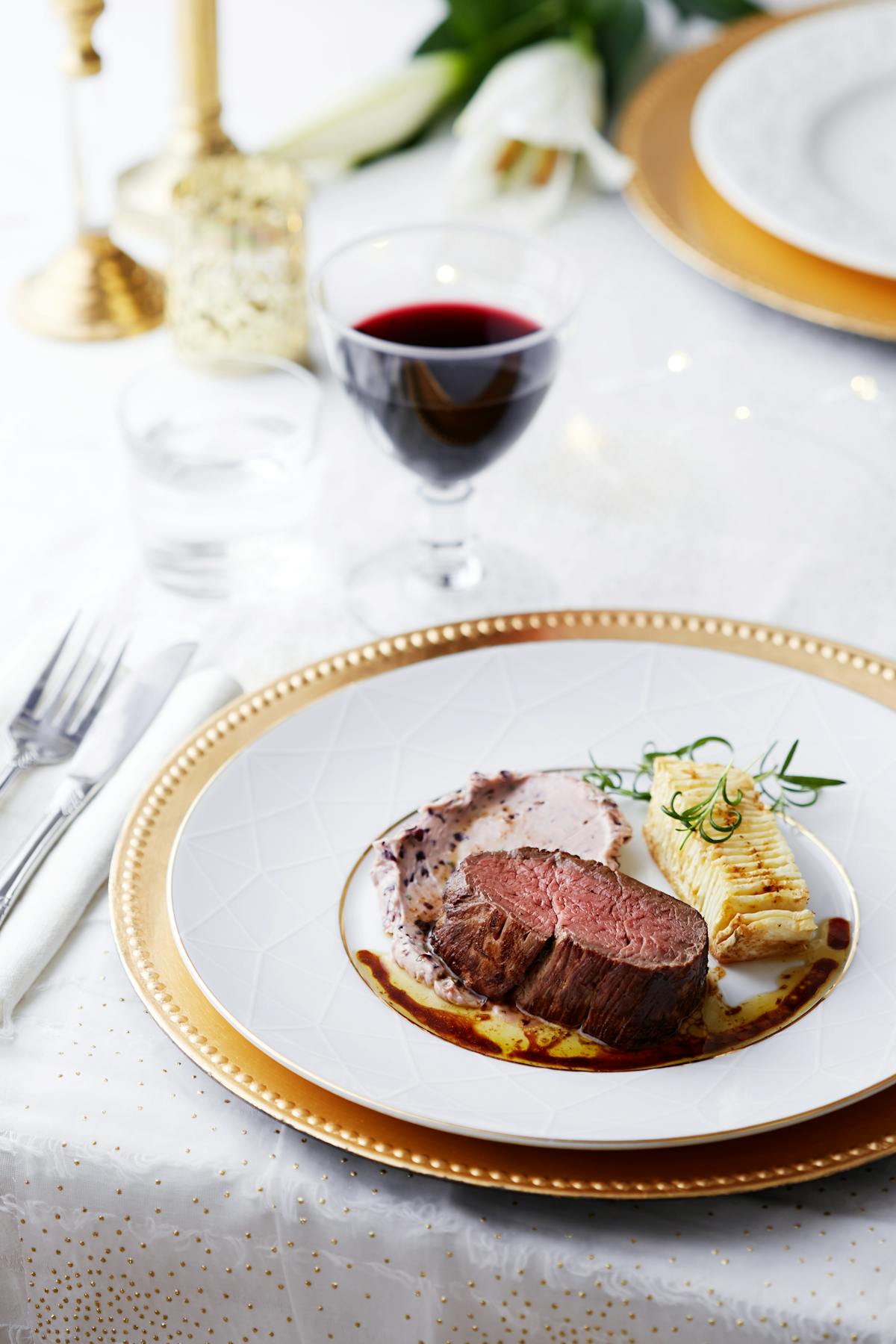 Chateaubriand med rödvinssmör och hasselbacksrotselleri