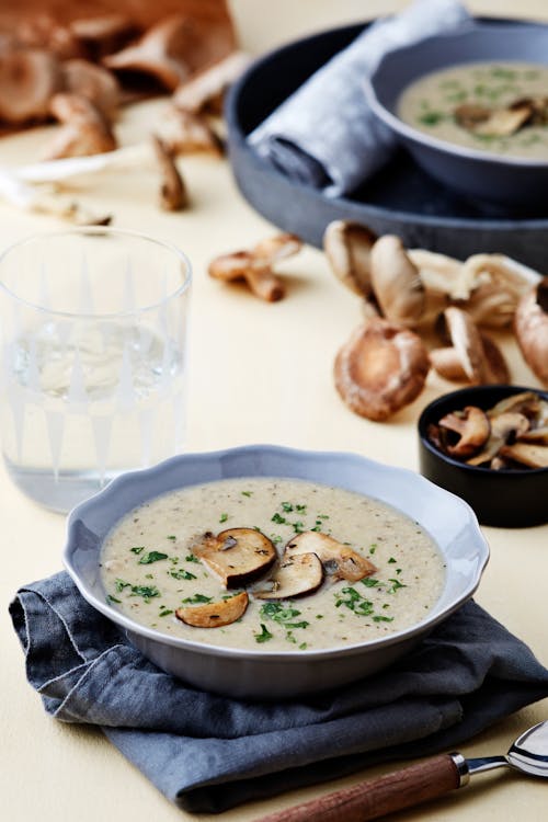 Krämig svampsoppa med rotselleri