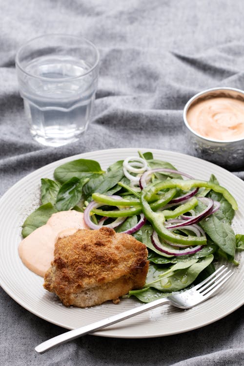 Panerade kycklinglår med BBQ-majo