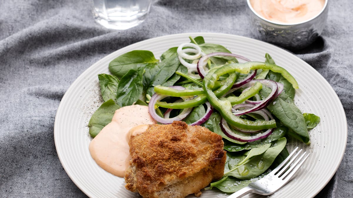 Panerade kycklinglår med BBQ-majo