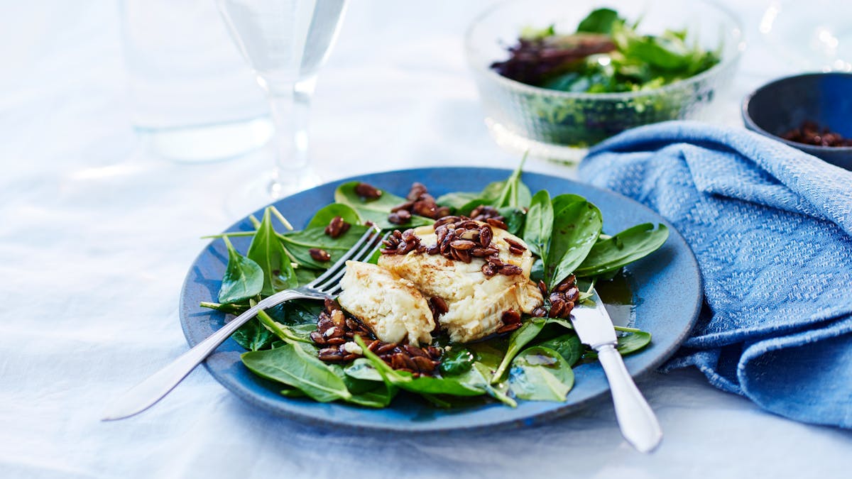 Getostsallad med pumpafrön och balsamicosmör