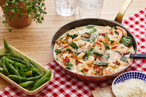 Italiensk räkpanna med spenat och parmesan