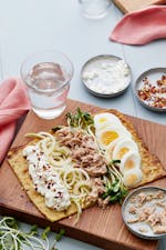 Glutenfri wrap med ägg och tonfisk
