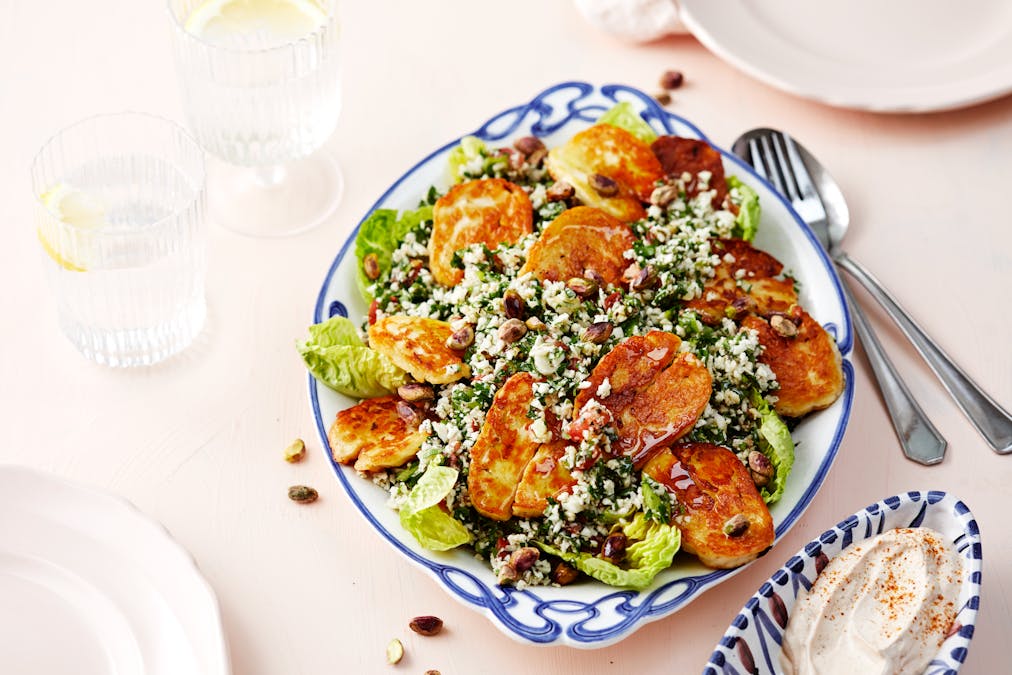 Blomkålstabbouleh med halloumi