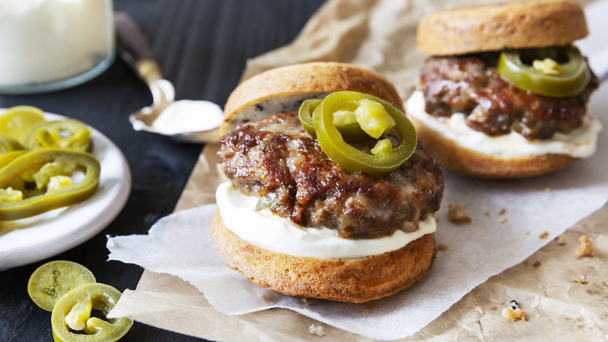 Heta jalapeñosliders med LCHF-bröd