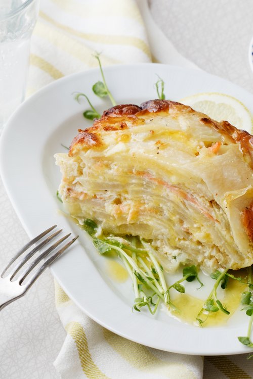 Laxpudding med kålrabbi och skirat smör