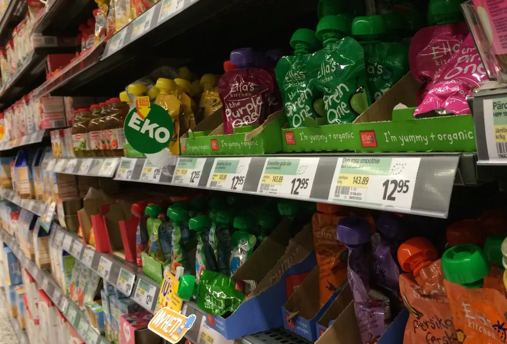 Nästan alla bebisar käkar klämmisar, men hur bra är de egentligen?