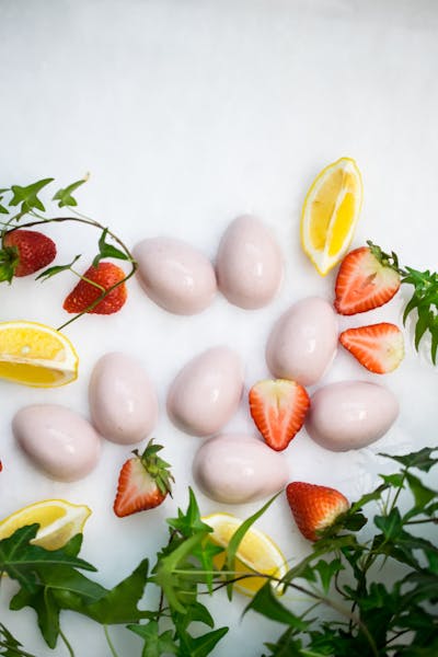 Sockerfria geléägg med jordgubbar