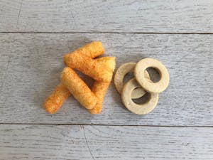 Svar från Semper: snacks och kakor kan utveckla bebisars fingermotorik