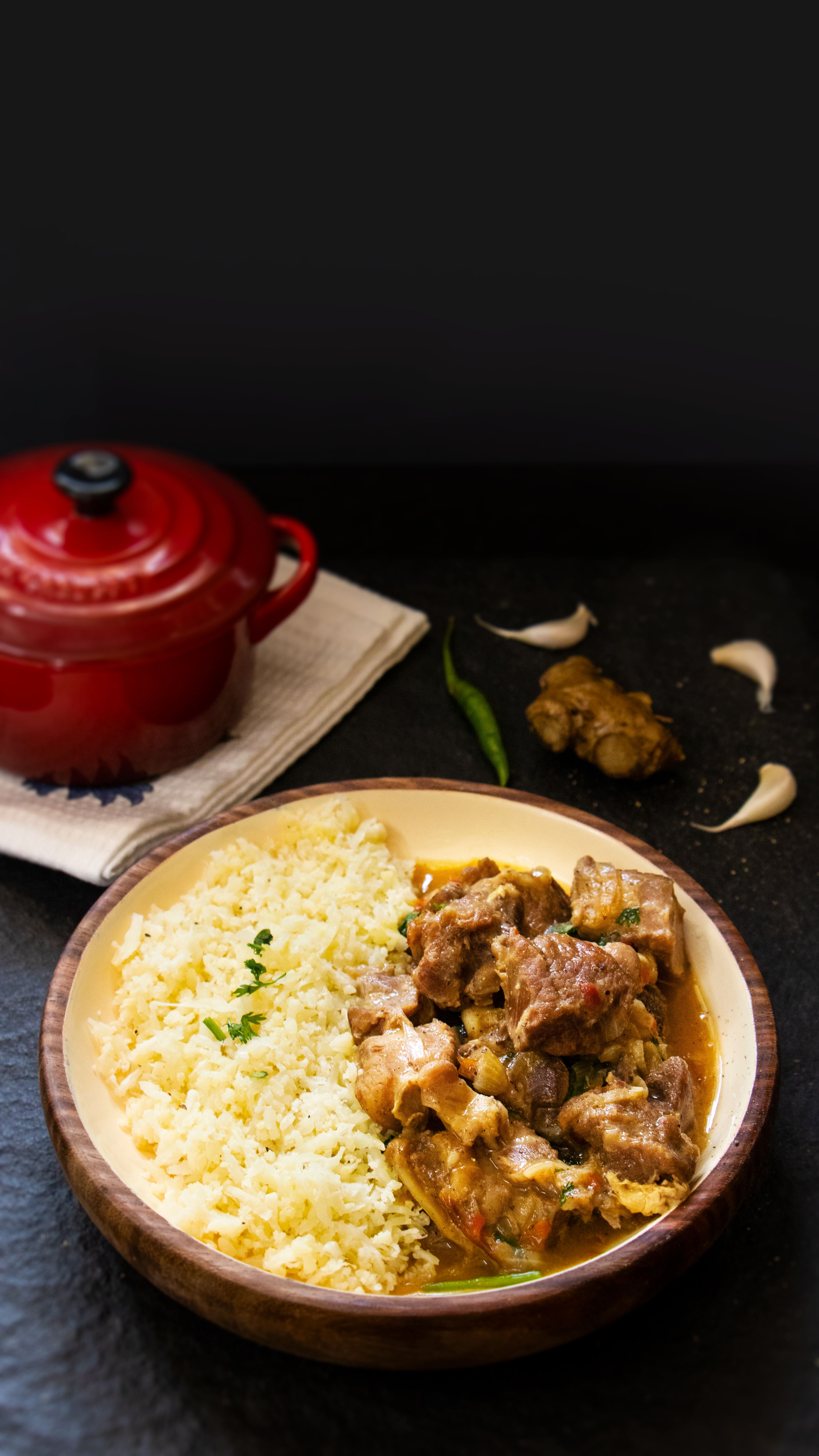 Indisk currygryta (Sindhi) med lamm och blomkålsris