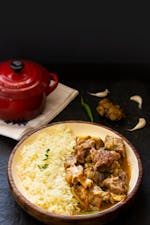 Indisk currygryta (Sindhi) med lamm och blomkålsris