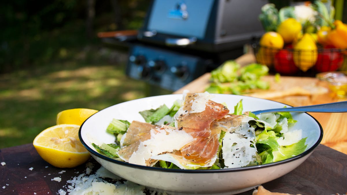 Sallad med parmaskinka och manchego