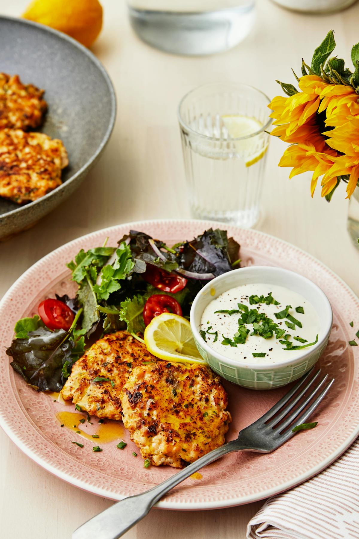 Laxbiffar med fetaostkräm