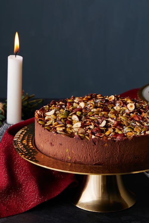 Chokladtårta med rostade hasselnötter och pumpafrön