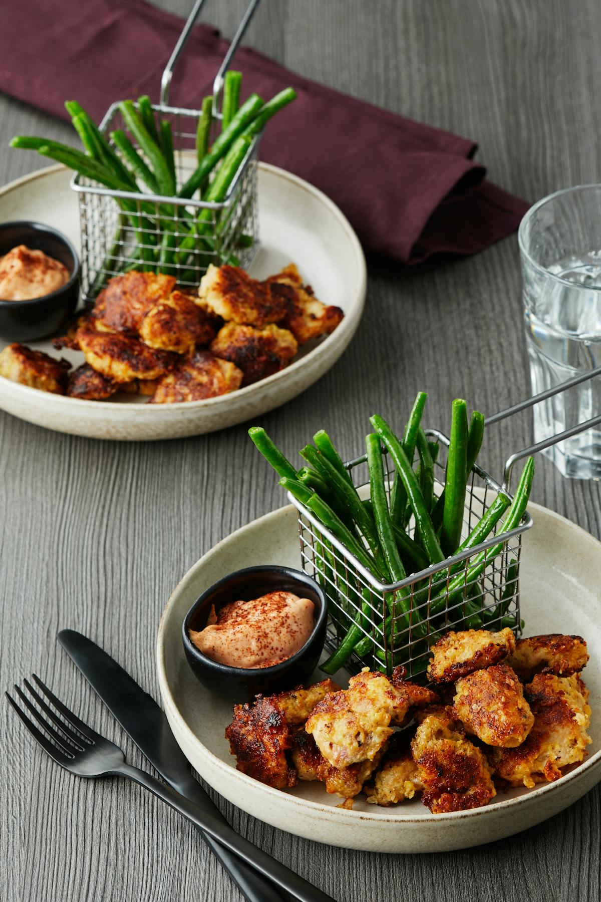 LCHF-chicken nuggets med gröna pommes och BBQ-majo