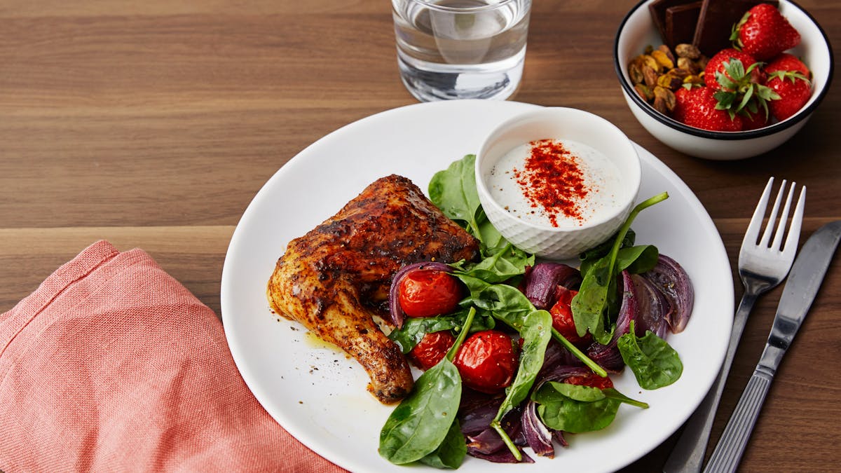 Kycklingklubbor med grönsaker, paprikasås och dessert